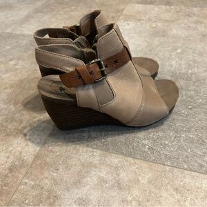 OTBT Taupe and Brown Wedge Sandals